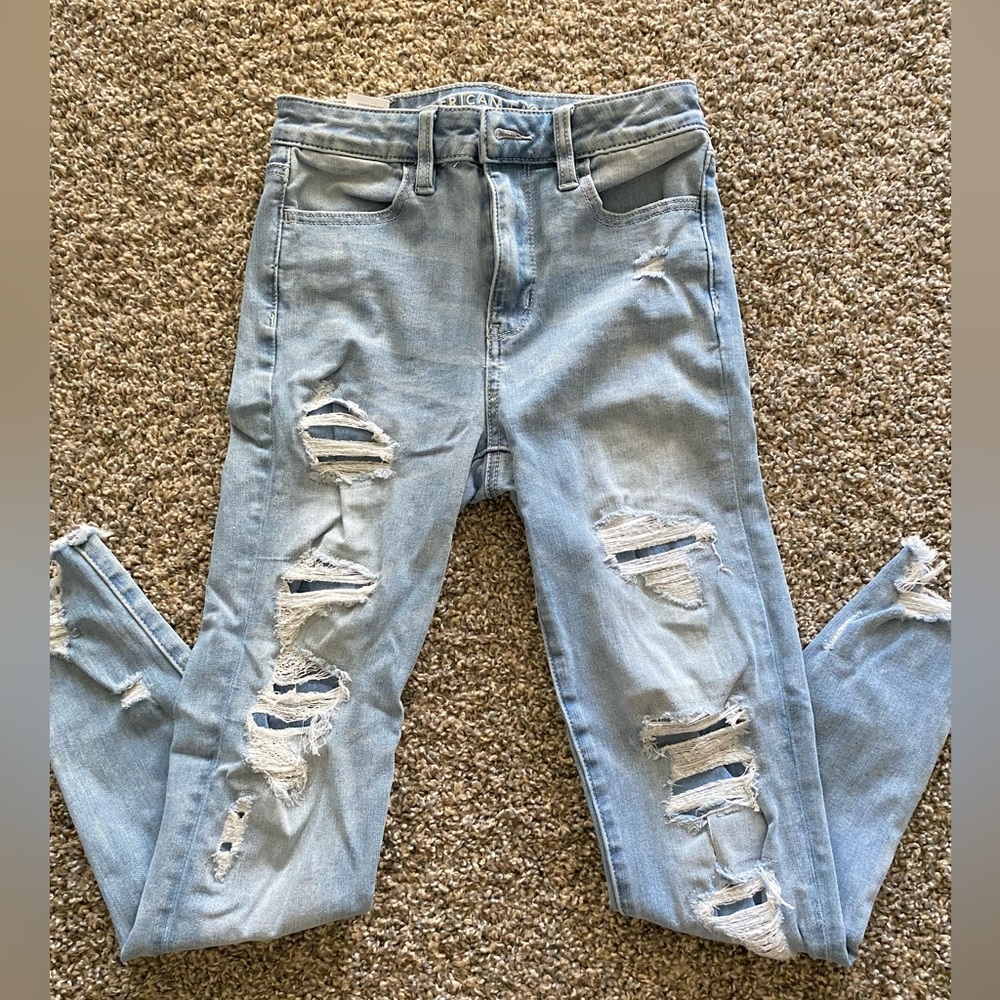 american eagle high waisted light wash jeans